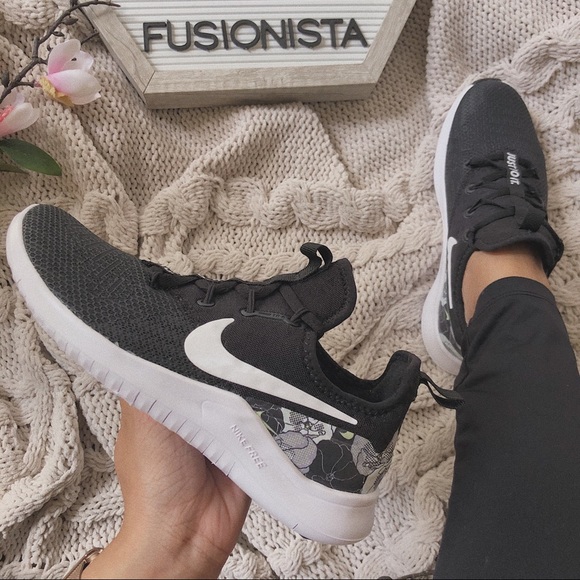 nike black and white flower shoes